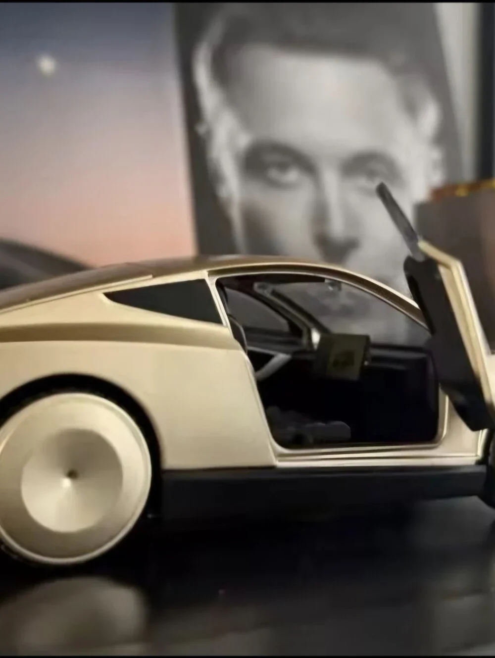 Simulation⚡️ Cybercab ROBOTAXI 1:32 Metal Die Cast Model Car - Picture 3 of 7